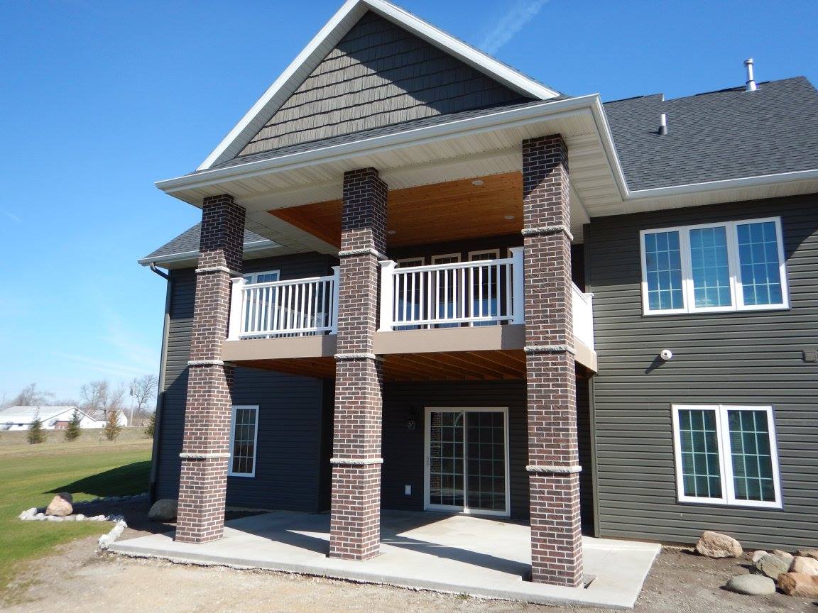 custom home vinton r covered deck